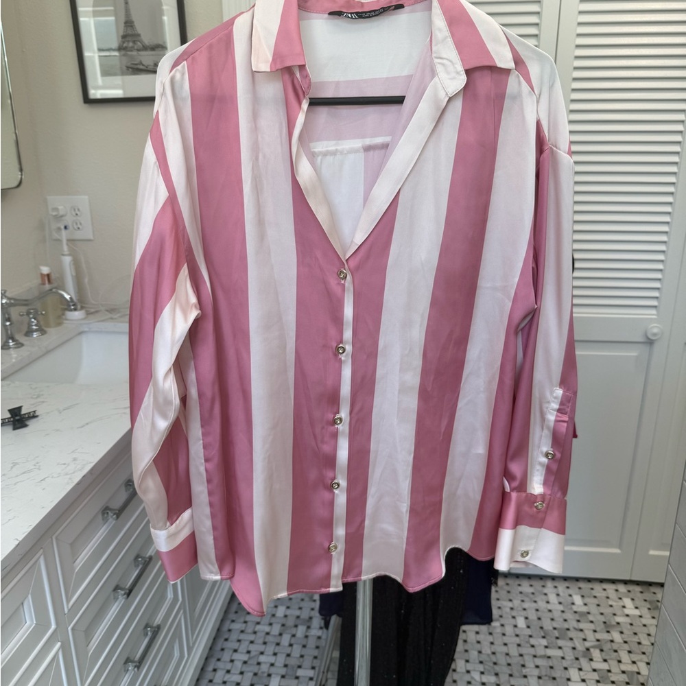 Zara Pink and White Striped Button-Up Shirt